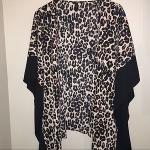 BEAUTIFUL LEOPARD PRINT SILK CARDIGAN